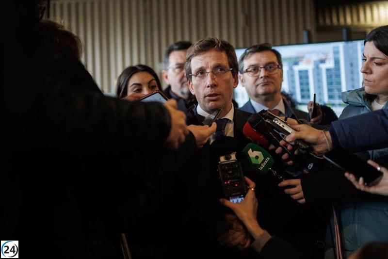 Almeida cuestiona a Ribera sobre la tala de 270 árboles en Atocha por obras de Adif y busca su opinión al respecto