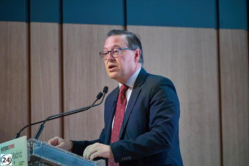 Serrano del PP critica al Gobierno por utilizar recursos del Estado para encubrir escándalos.