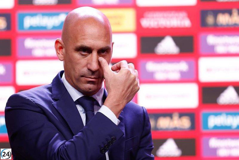 Luis Rubiales detenido por la Guardia Civil al llegar a España de República Dominicana.