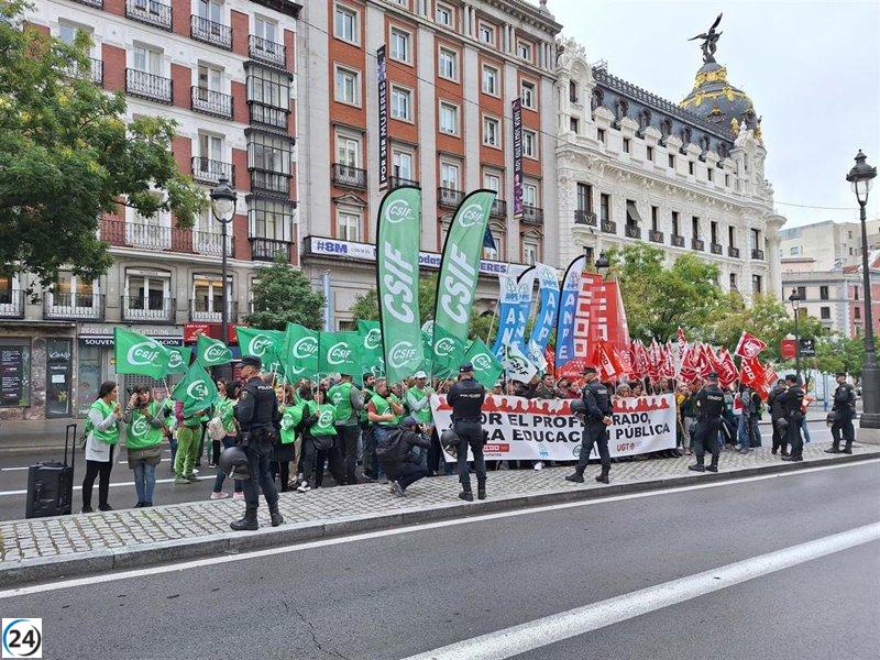 Sindicatos educativos convocan huelga por reducción de horario y libre elección de jornada.