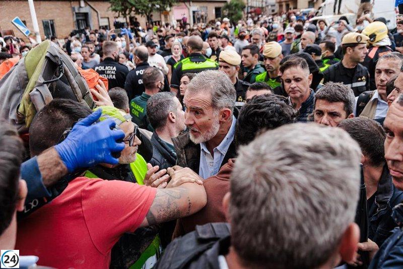 PP critica al Gobierno por señalar a la Casa Real en el caso de Paiporta y defiende a Felipe VI tras la partida de Sánchez.