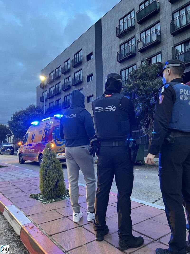 Otro hombre es asesinado a puñaladas en el 'hotel okupa' de San Blas; arrestan al sospechoso.