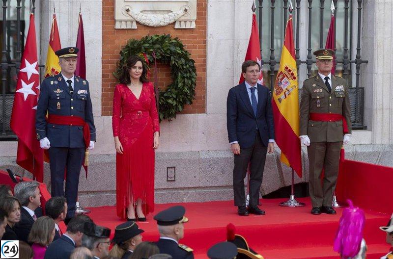 Ayuso solicita a Robles revisar la parada militar del Dos de Mayo, advirtiendo que sería un impacto sin precedentes.