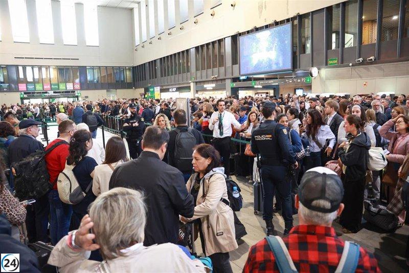 Más del 70% del servicio de tren entre Madrid y Sevilla regresa tras el robo organizado de cables.