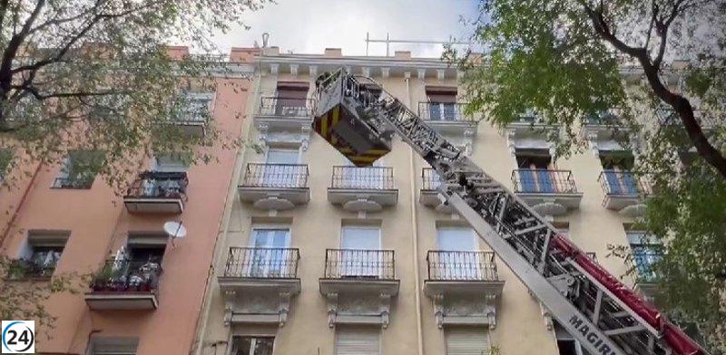 Incendio en vivienda de Arganzuela deja a dos personas afectadas por inhalación de humo.