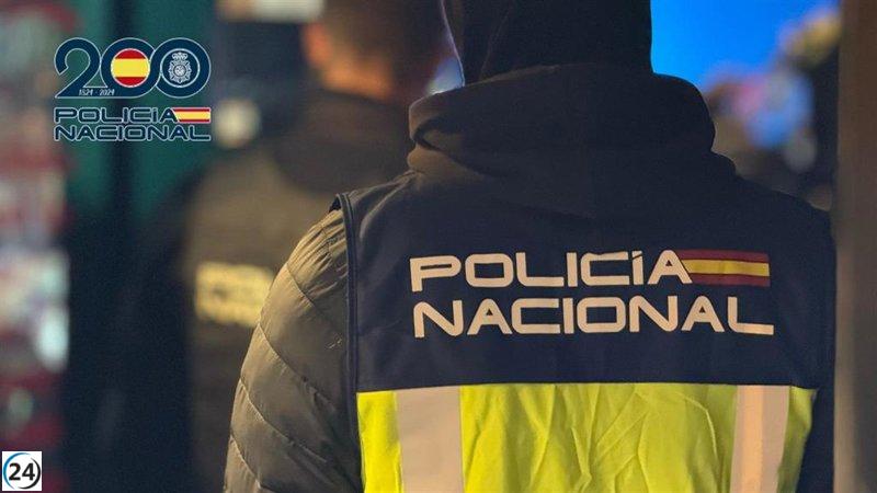 Arrestan a mujer en Puente de Vallecas por delinquir contra personas vulnerables en cajeros automáticos.