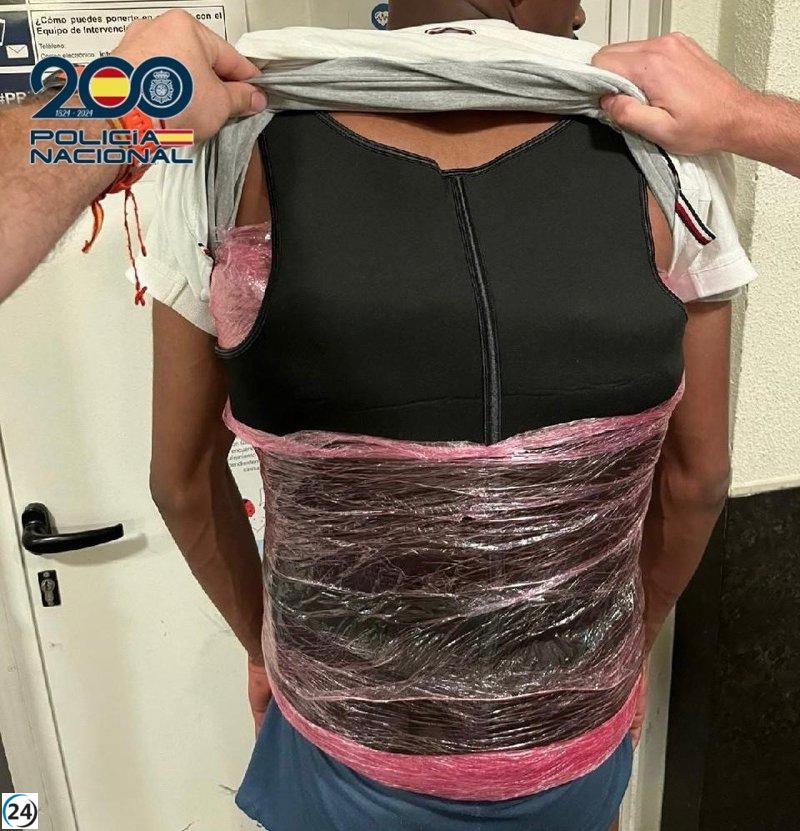 Arrestan en Estación Sur de Madrid a un viajero con cocaína oculta en su maleta y en su cuerpo.