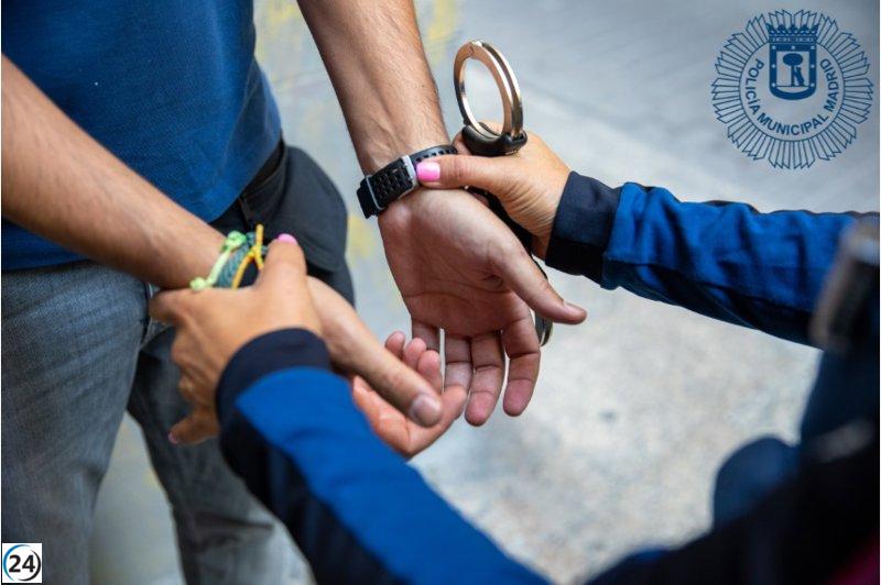 Arrestan a un joven de 24 años por acoso sexual a dos menores durante las festividades en Usera.