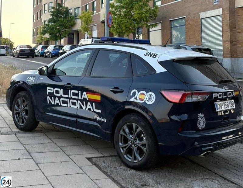 TEDAX analiza una explosión menor en una fuente del parque Arrieta, en Ciudad Lineal.