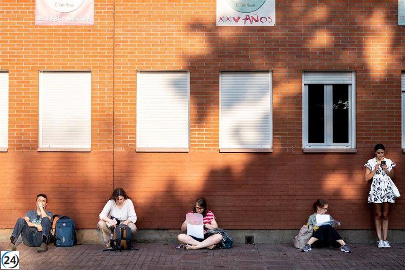 Educación atribuye el 36% de vacantes sin cubrir en oposiciones de profesores de Secundaria a un 
