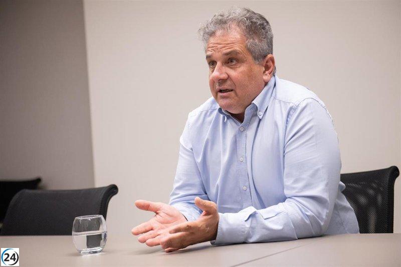 Alcalde de Parla critica a Podemos por asociarse con PP y Vox en la oposición a su gestión progresista.