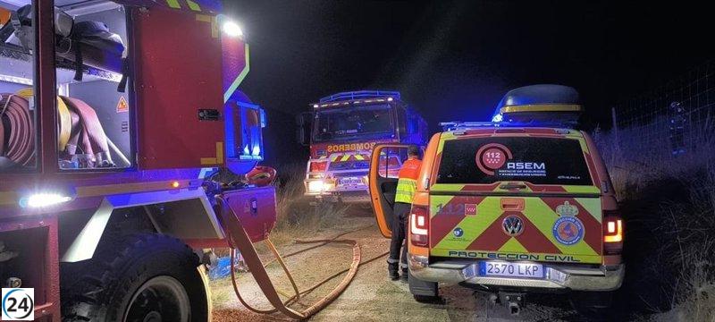 La Comunidad despliega tres helicópteros para controlar el incendio forestal en Aranjuez con un desarrollo positivo.