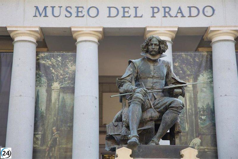 El Ayuntamiento da inicio a la restauración del monumento a Diego Velázquez ante el Museo del Prado.