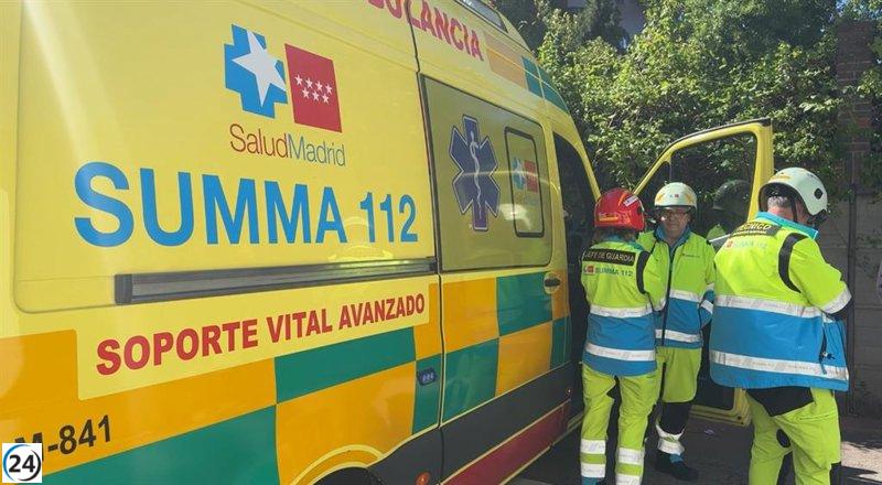 Hombre sufre heridas críticas tras ser embestido por un automóvil en una terraza de Aranjuez.