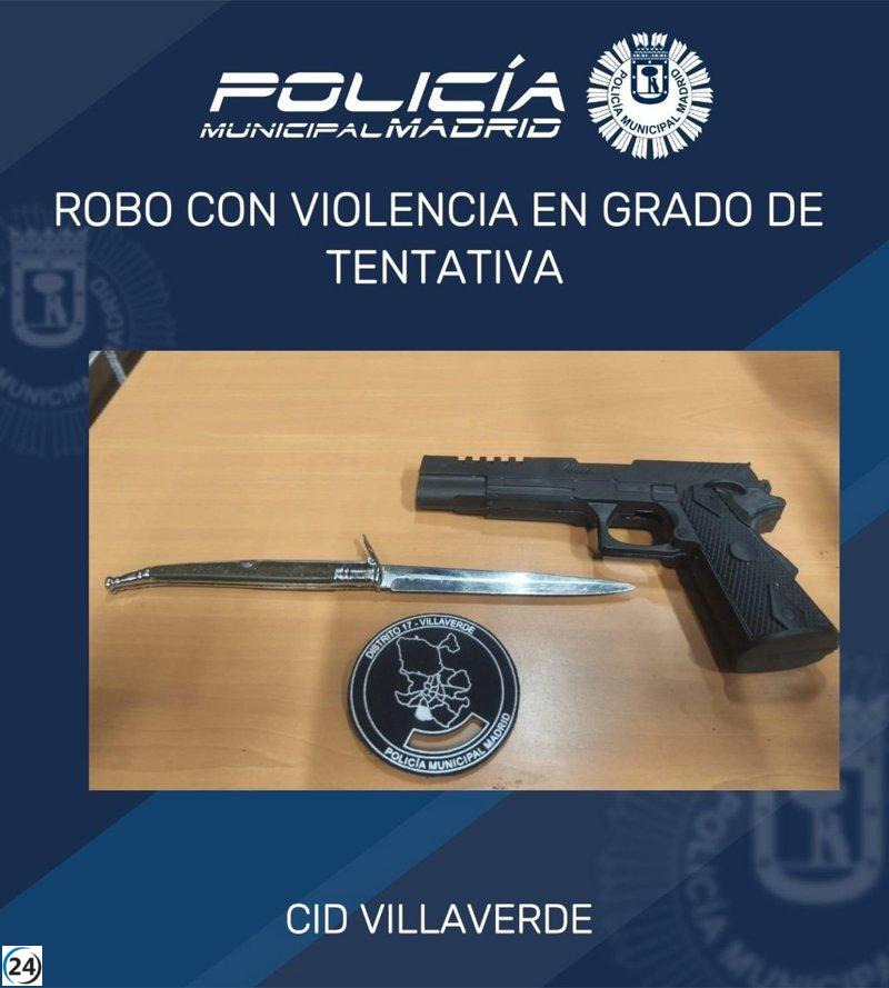 Atrapan en Villaverde a dos individuos por intento de robo a un locutorio con arma falsa.