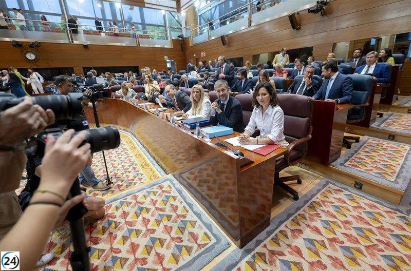 Ayuso responde a la crítica de la izquierda sobre su vida personal y relaciones.
