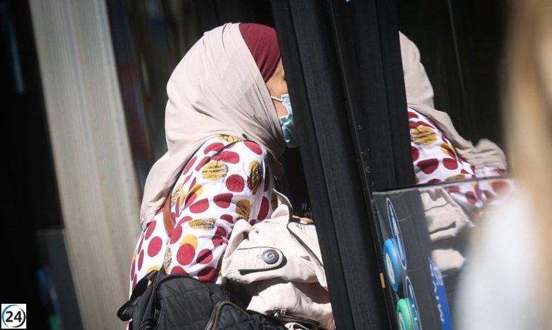 El PP desestima la propuesta de Vox de prohibir el hijab en escuelas, argumentando que convertiría a España en un país laico.