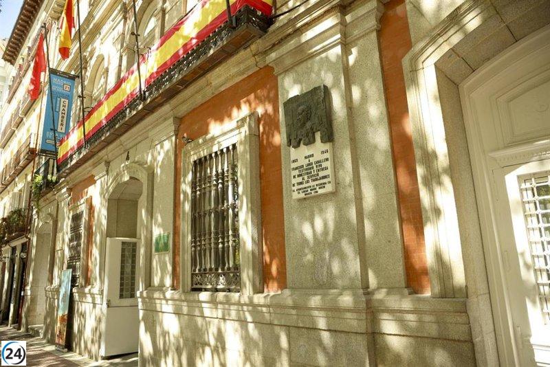 Sanz descarta homenajes a Largo Caballero y critica la ley de Memoria como 