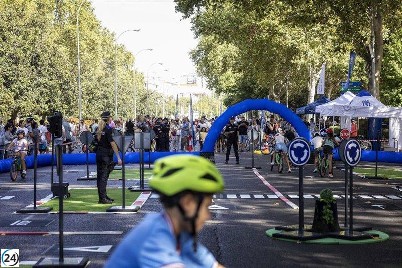 Celebrando la Semana de la Movilidad: coches clásicos y fiesta sobre patines en el evento principal.