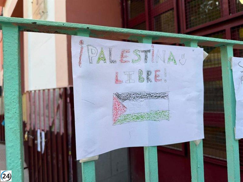 El PSOE denuncia al Ayuntamiento por eliminar la bandera de Palestina creada por estudiantes del CEIP Pi i Margall.