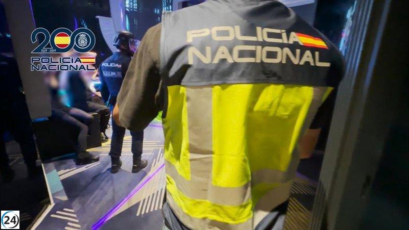 Desarticulan red criminal: 16 arrestos en operativos de ocio nocturno.