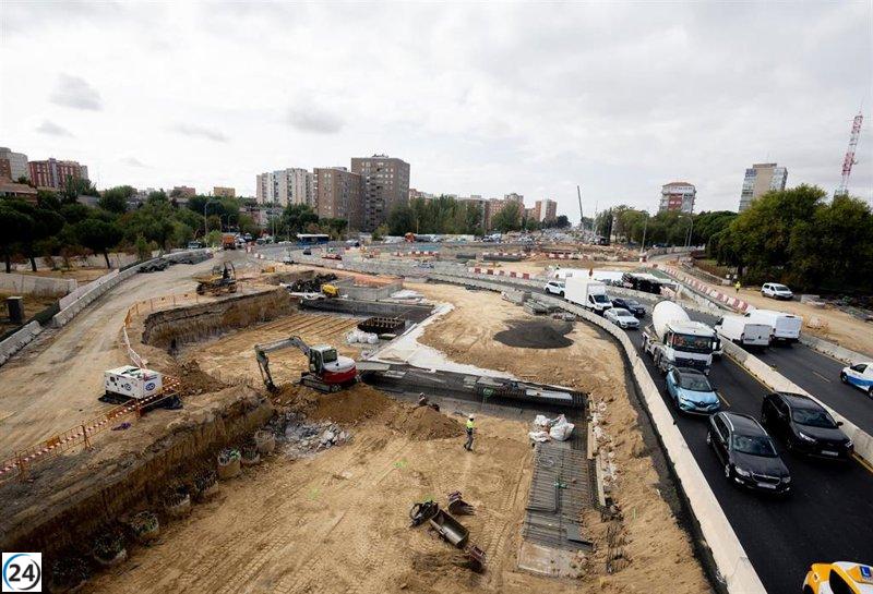 Semáforo inteligente en A-5: prioriza tanto el tráfico vehicular como a los peatones.