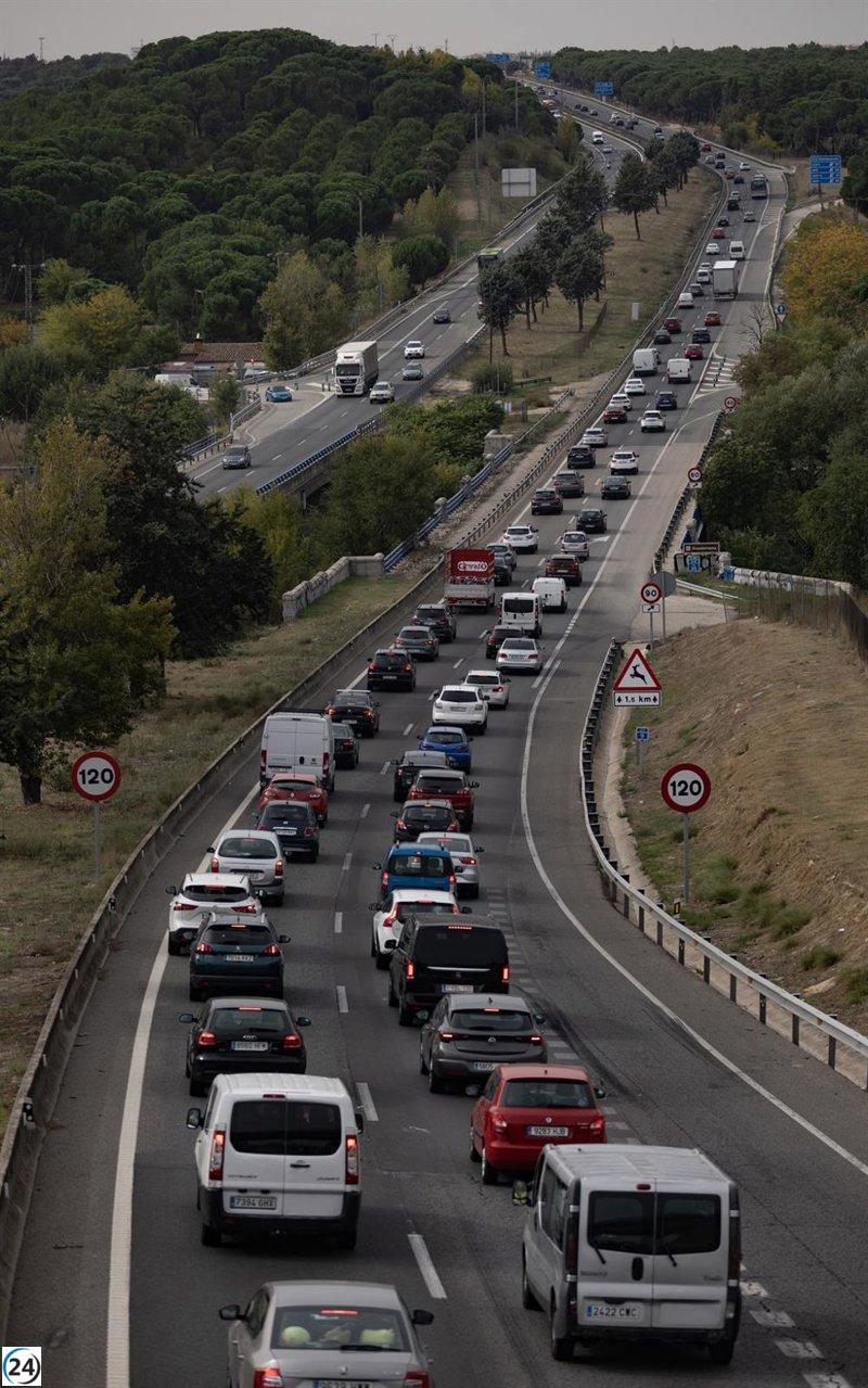 Colisiones en la A-1 y A-4 entorpecen el tráfico al inicio del puente festivo.