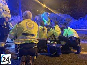 Motociclista sufre lesiones graves tras chocar con una isleta en Manuel Becerra.