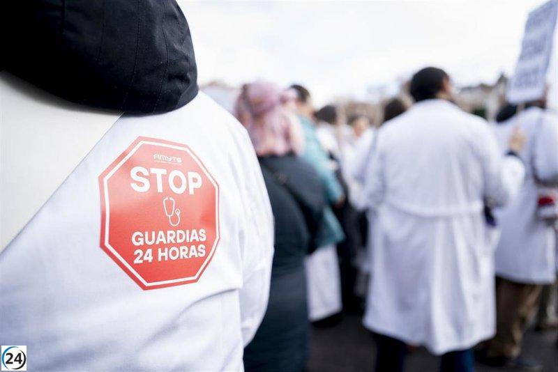 Huelga por el Estatuto Marco causa pérdidas de 5,1 millones, con 2.800 cirugías y 63.000 consultas interrumpidas.