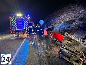 Fallece un automovilista tras volcar su coche en Guadalix de la Sierra.