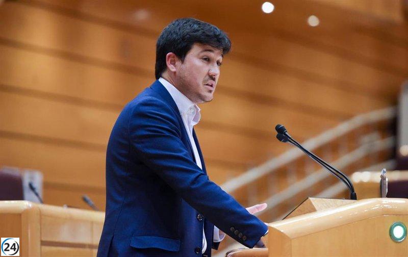 Pablo Perpinyà (MM) renuncia a su cargo tras obtener una cátedra en la Universidad de Extremadura.