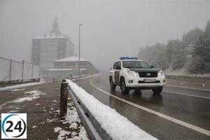 Las intensas lluvias y nevadas impactan negativamente en el tráfico y el transporte público.