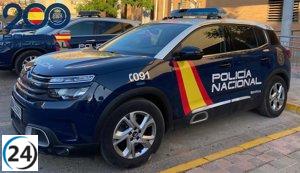 La Policía Nacional investiga el atraco a una joyería en Villaverde cometido por dos encapuchados.