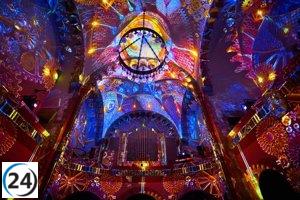 Iglesia evangélica de Madrid celebra su mudanza al río Moldava en Praga con un vibrante show de luces y música clásica.