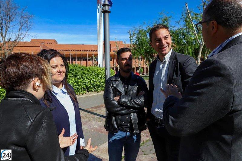 Lobato implementará plan de refrigeración en colegios públicos desatendidos por Ayuso después del 28M.