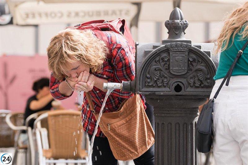 La Comunidad aprueba plan contra olas de calor: adelanta apertura de piscinas y adapta horario escolar.