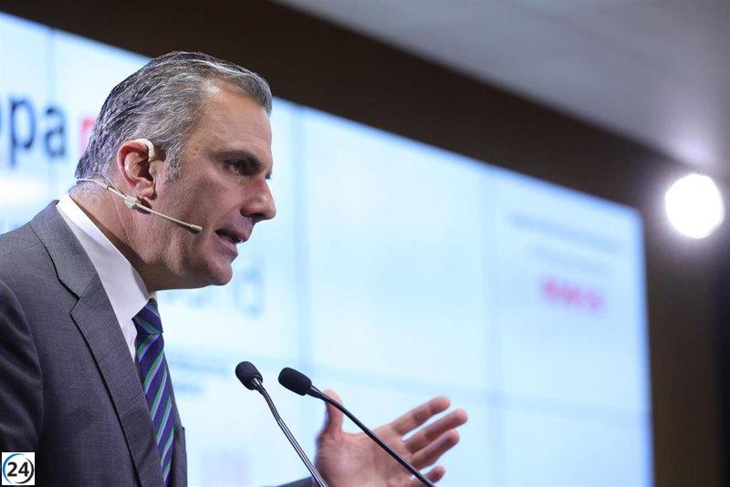 Ortega Smith insta a españoles a valorar las políticas, más que cambiar siglas.