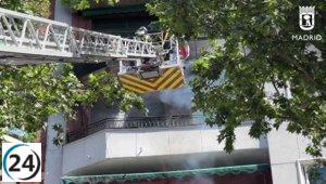 Dos personas afectadas en incendio de una casa en Embajadores, una fallece.