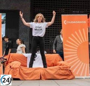 Aruca Gómez (CS) inicia campaña en la 'Arumóvil' para recorrer la región.