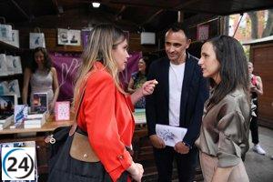 Belarra, Jacinto y Sotomayor encabezan la pegada de carteles en Orcasitas.