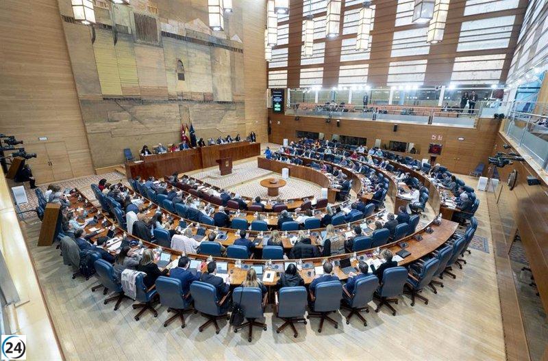 Podemos quiere reducir barrera electoral al 3% y cambiar himno por canción de Sabina.