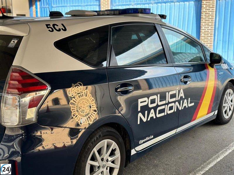 Familia golpea a 7 agentes llamados para detener maltrato de la madre.