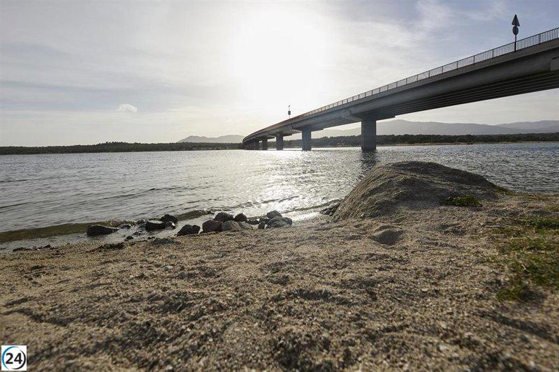 Pese a las lluvias, reservas de agua en embalses madrileños bajan 4 puntos en un mes.