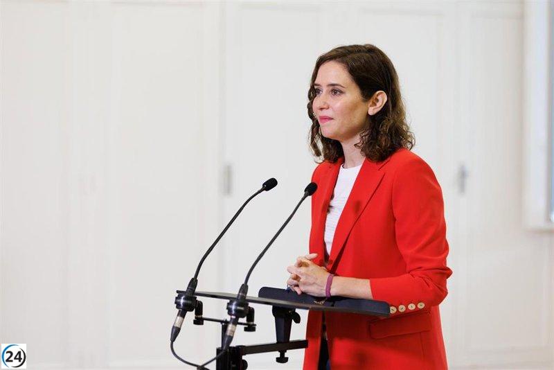 Ayuso insulta a Montero y celebra su salida de la política mientras llama a Sumar 