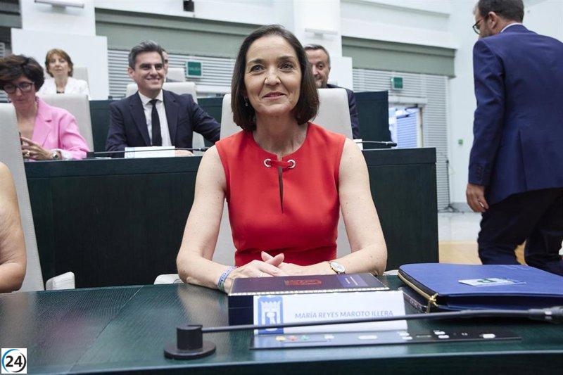 Maroto propone pacto por vivienda y bandera LGTBI en Cibeles.