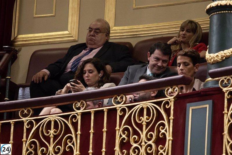 Ayuso desde la tribuna de invitados del Congreso: Diputados del PSOE denuncian insultos a Sánchez