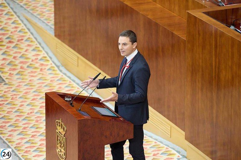 Lobato apoya la concentración en Debod y solicita a Ayuso permitir que Feijóo trabaje sin interrupciones.