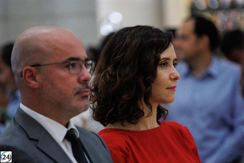El Gobierno analiza modificar legislación regional LGTBI ante posibles conflictos con leyes estatales.