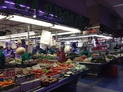Descubre los productos más exóticos y deliciosos en el Mercado de Maravillas