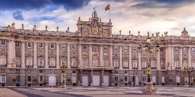 Descubre el arte y la vida de la dinastía Borbón en el Palacio Real de Madrid